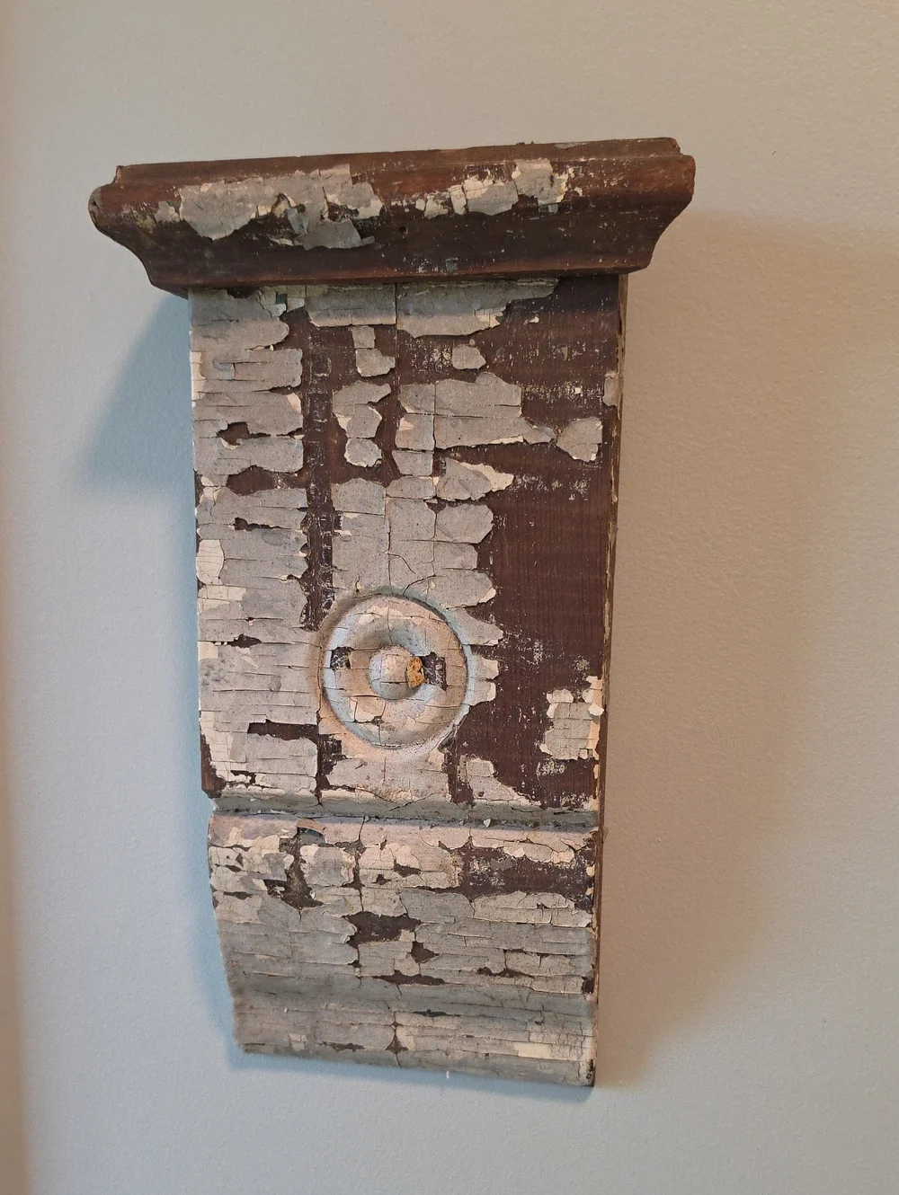 Distressed Wood Wall Corbel in Brown and White